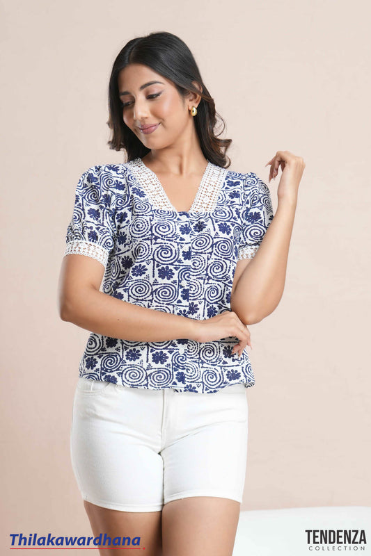 Tendenza Vintage Charm Lace Trim Blouse