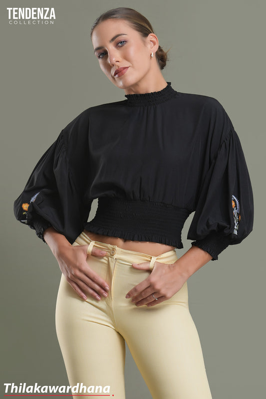 Tendenza Embroidered Lantern Sleeve Top
