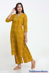 Aura Embroidered Kurtha Set