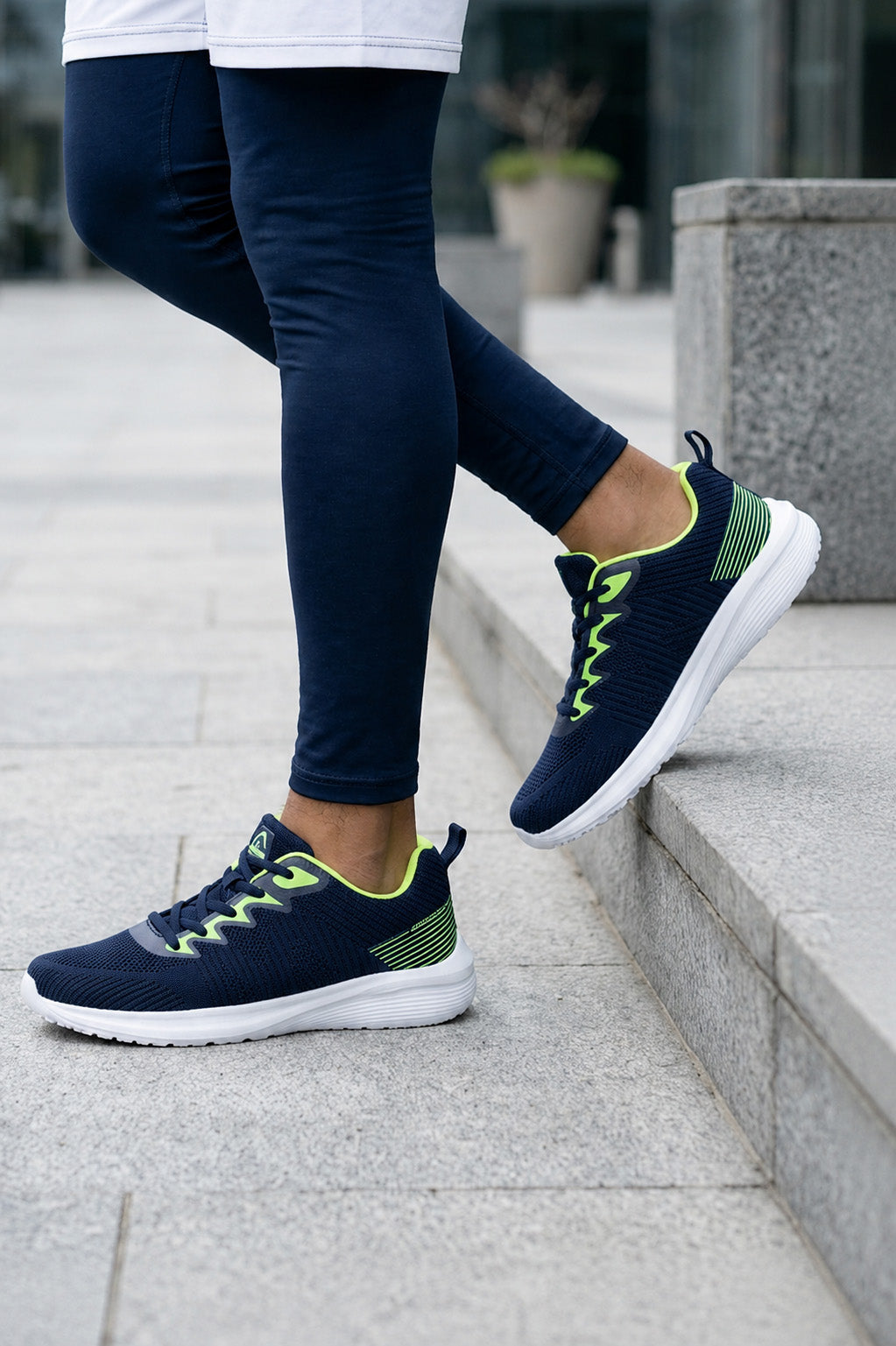 BellaStride Motion Sneaker Shoe - NAVY