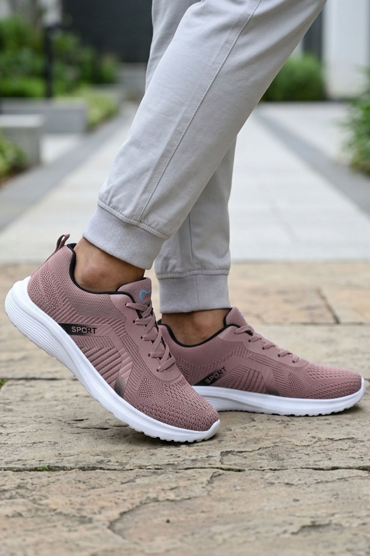 BellaStride Motion Sneaker Shoe