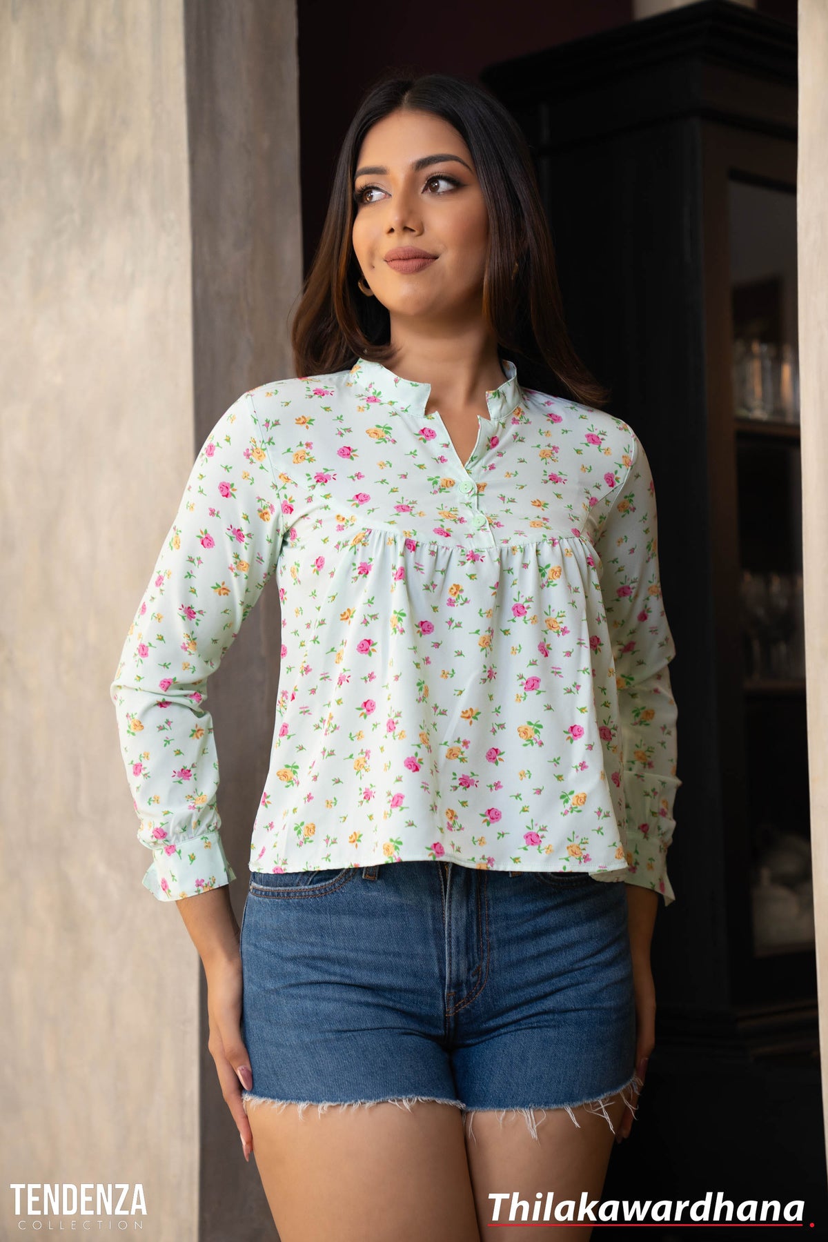 Tendenza Chinese Collared Long Sleeve Printed Top