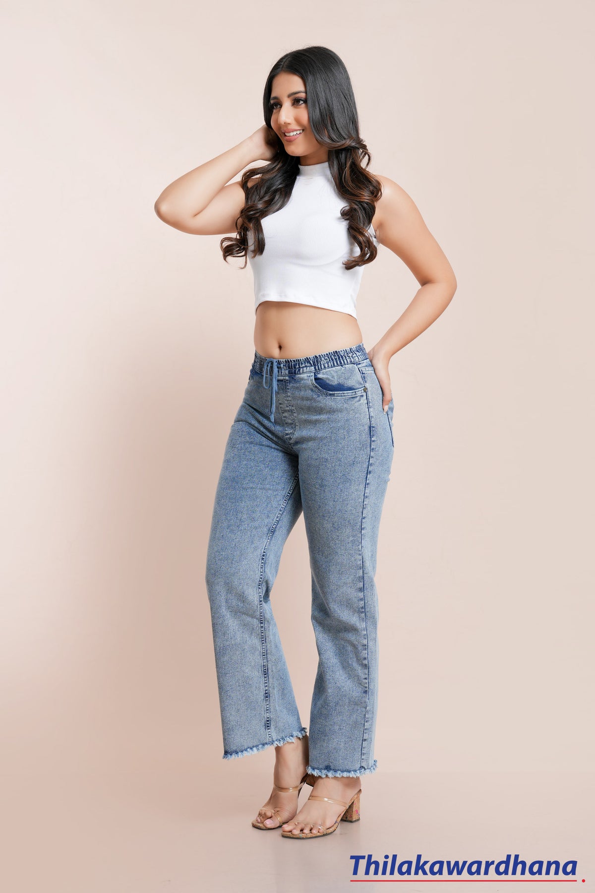 Easy Fit Raw Hem Light Washed Jean