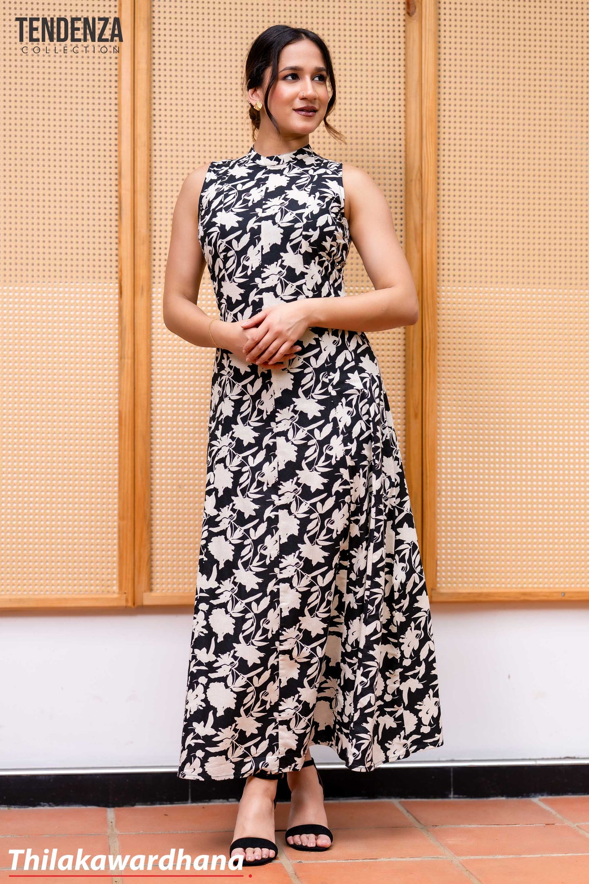 Tendenza Sleeveless High Neck Linen Maxi Dress