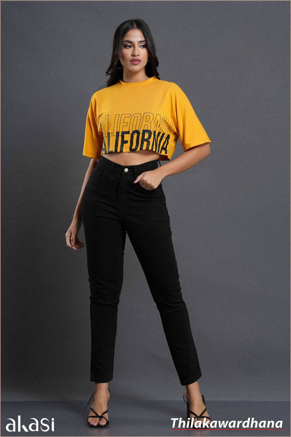 Akasi High Waist Black Jean