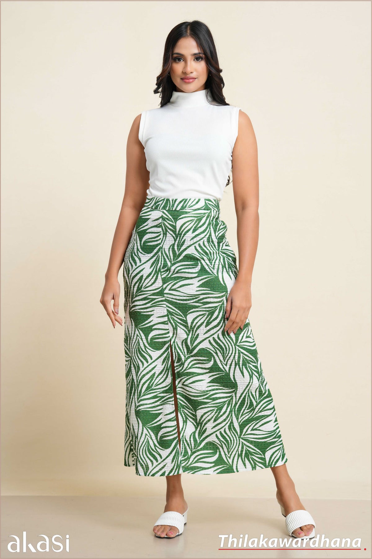 Akasi Slit Detailed Printed Cutlawn Skirt