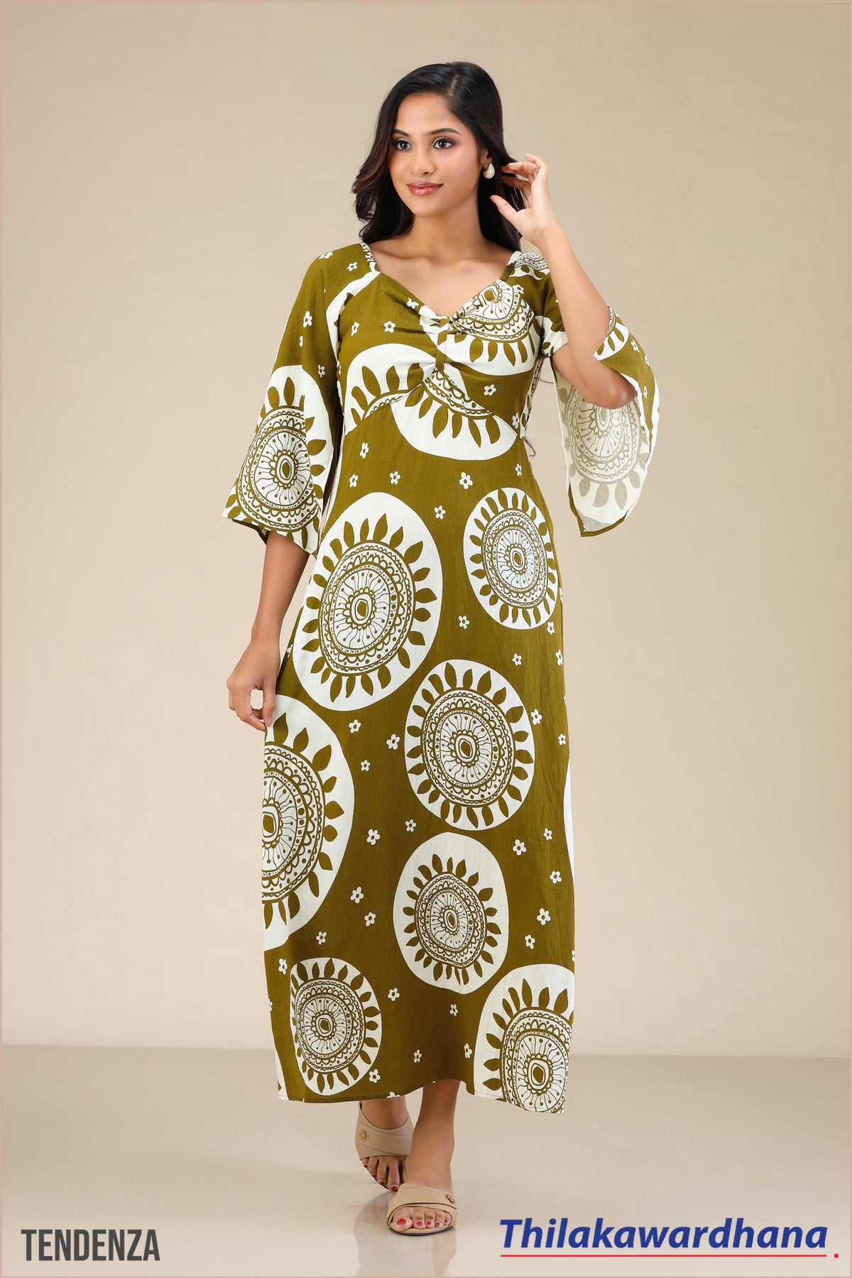 Tendenza V Neck Detailed Maxi Dress
